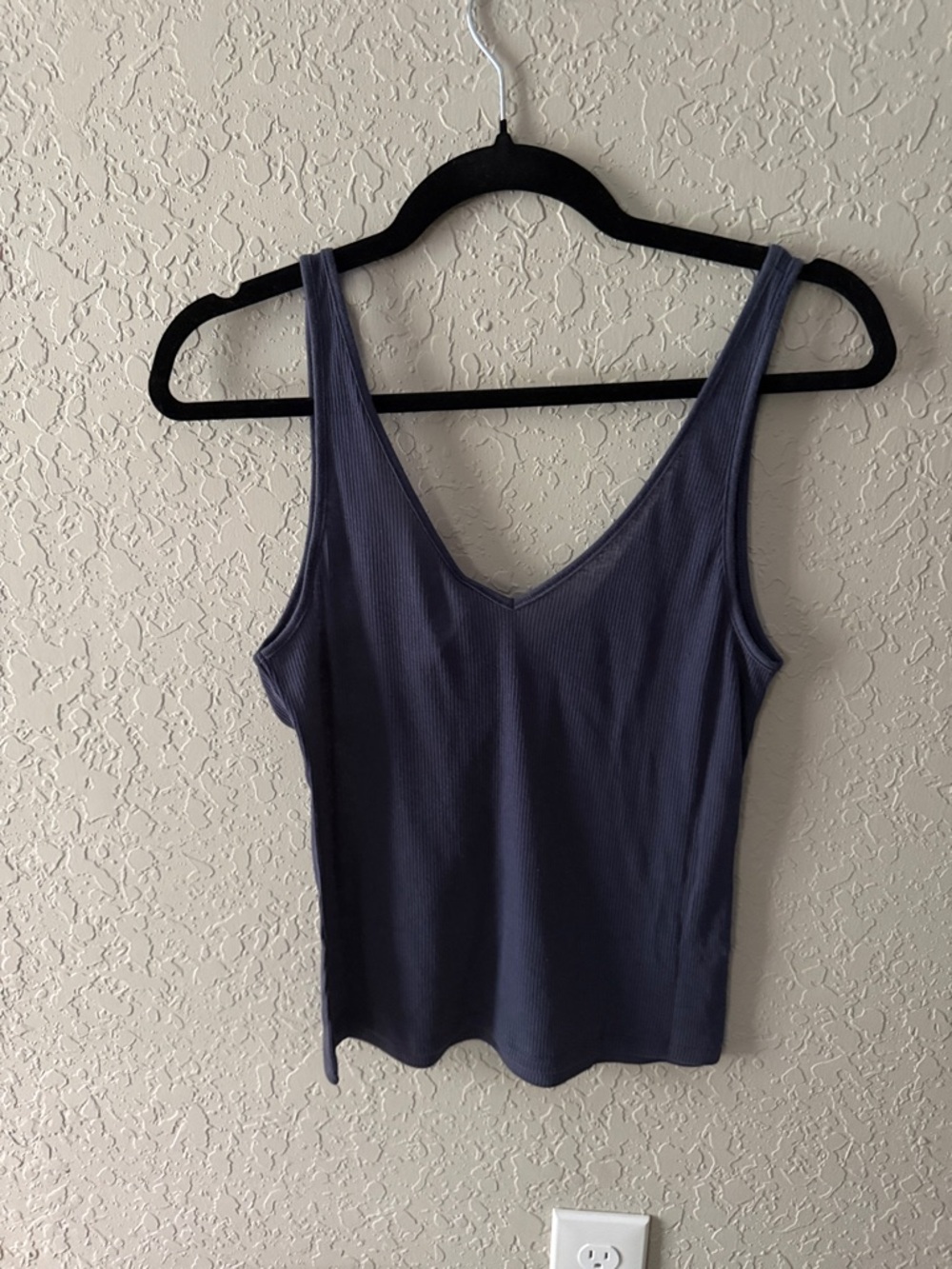 SKIMS Navy Ribbed Scoop V Tank Top - Picture 2 of 3